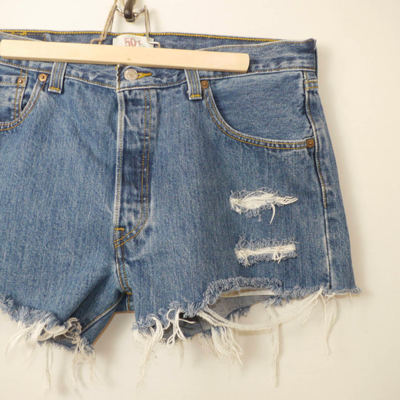 Levis 501 Vintage Button Fly Distressed Jean W36 - Picture 2 of 9